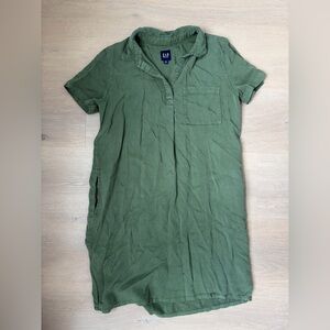 GAP Lightweight Olive Button-Front Polo Top